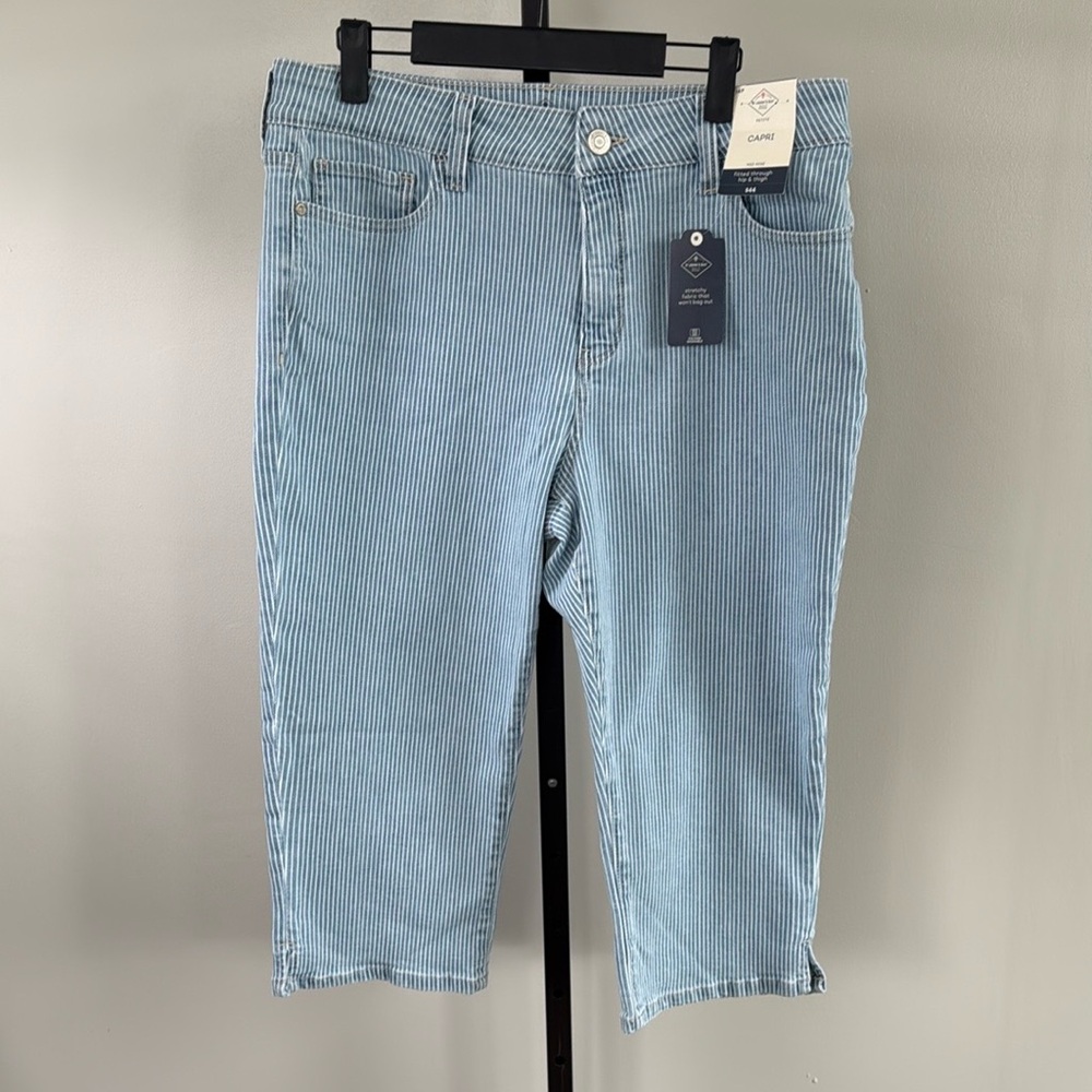 St John’s Bay Women's Blue Striped Capri Petite Size 14P